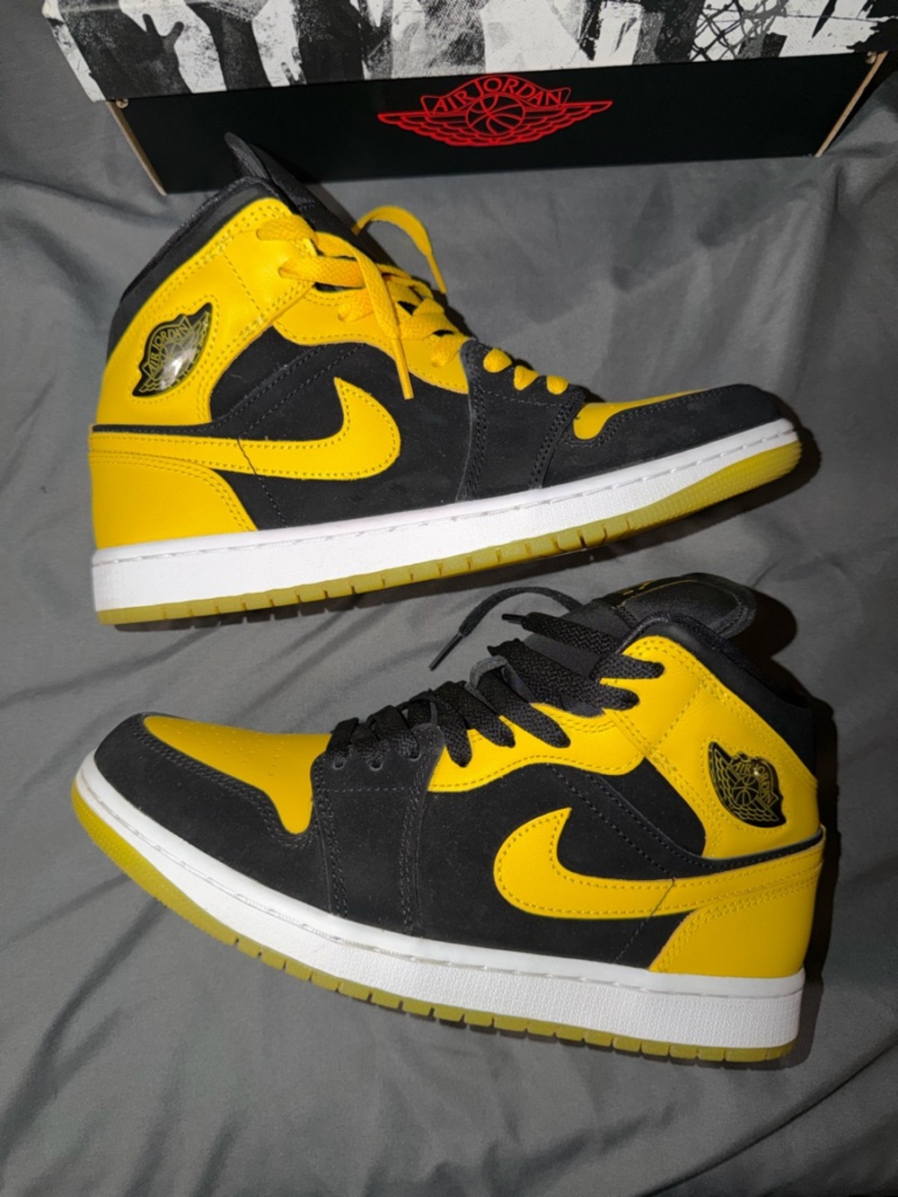 Jordan 1 Mid ‘New Love (2025)’ Size 8M